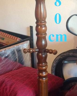 appendi abiti  in legno massiccio da pavimento