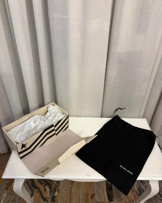 Scatola Golden Goose con dust bag