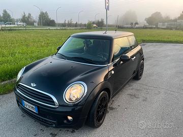 Mini Cooper 2009 con 148mila km