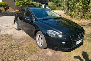 Volvo V40 D2