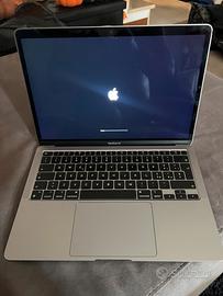 MacBook air m1 con  16gb di ram e 256 ssd permuto
