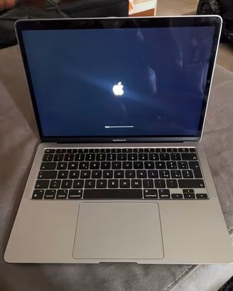 MacBook air m1 con  16gb di ram e 256 ssd permuto