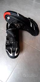 Scarpe pratica sportiva (ciclismo)