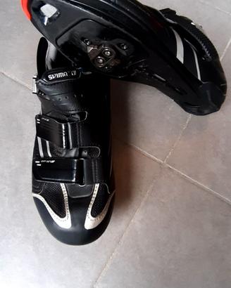 Scarpe pratica sportiva (ciclismo)