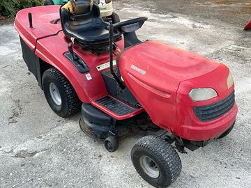 TAGLIAERBA uomo a bordo.