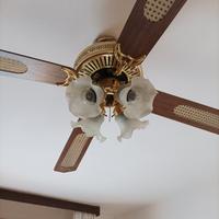 ventilatore da soffitto con 4 luci