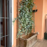 Fioriera con vasiera in legno