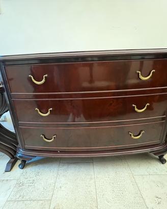 Set di comó e comodini d’antiquariato