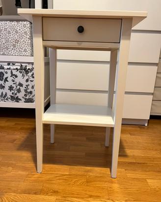 Comodino Hemnes IKEA
