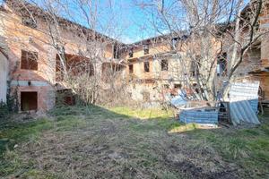 CASA SEMINDIPENDENTE A MAGNANO