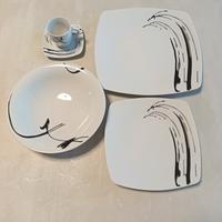 Servizio piatti  e tazzine in porcellana