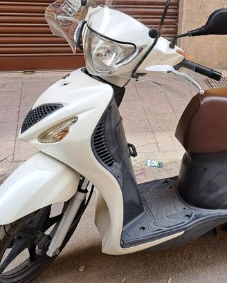 SUZUKI SIXTEEN 150