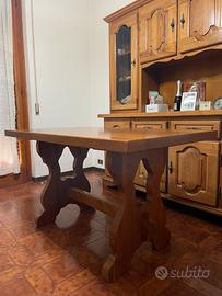 Tavolo da pranzo in legno massello – stile rustico