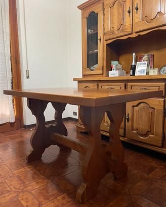 Tavolo da pranzo in legno massello – stile rustico