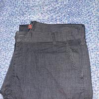 Pantaloni grigi con tasche laterali