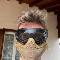 Occhiali e maschera-copri faccia da softair