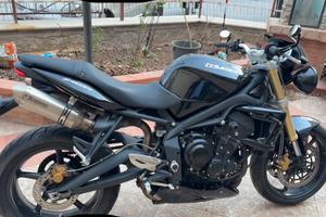 Triumph Street Triple 2012