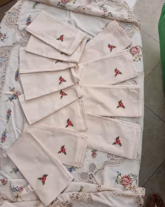 Tovaglia ricamata x 12