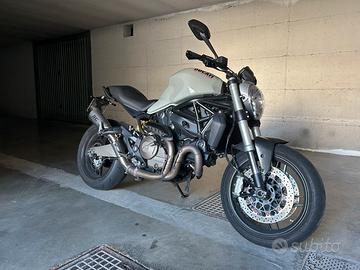 Ducati Monster 821