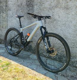 MTB Focus Raven 8.8 2023 - Taglia L 29"