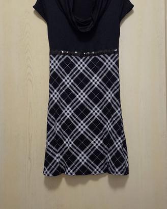 Abito corto a maniche corte con fantasia scozzese