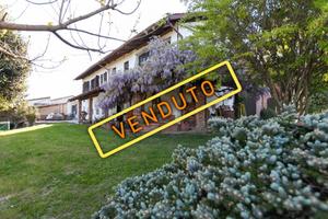 Villa di 424 m² con più di 5 locali e box auto dop