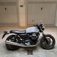 Moto Guzzi V7 III