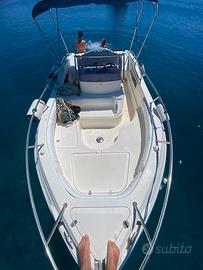 Barca open Ranieri 21,5 piedi 8 posti