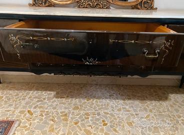 MOBILE LACCATO CON PIANO MARMO E SPECCHIO BAROCCO