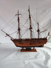 Barca artigianale in legno Bounty