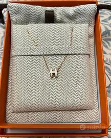 Collana con ciondolo a forma di lettera H per donn