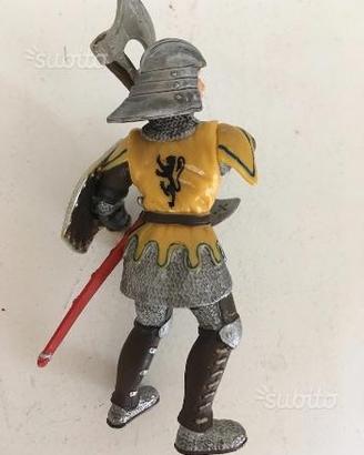 Cavaliere con ascia Schleich