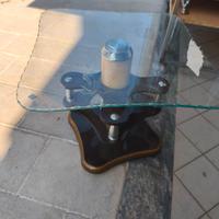 tavolino che si ruota di vetro e legno