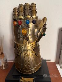 Guanto Thanos da collezione Marvel
