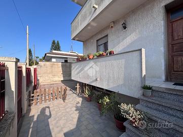 CASA SEMINDIPENDENTE A LECCE