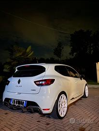 Clio 4 Rs Trophy 220