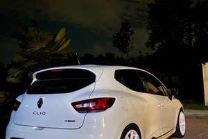 Clio 4 Rs Trophy 220