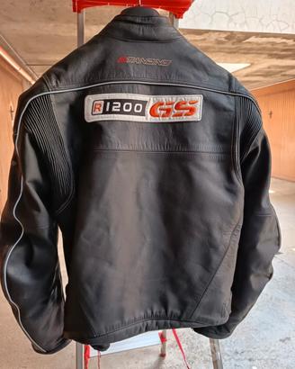 giubbotto in pelle per moto
