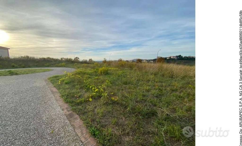 Immobile in asta di 1015 m² a Monte Urano - Vista 2