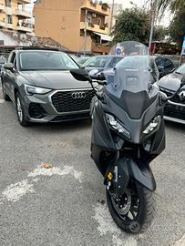 Yamaha T MAX 560 2025