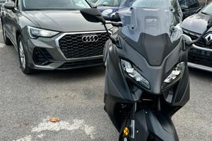 Yamaha T MAX 560 2025