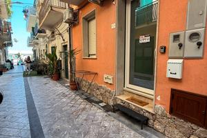 al centro di Letojanni 