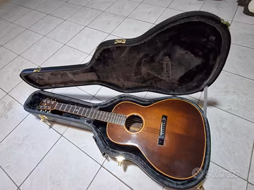 Chitarra acustica con custodia
