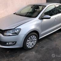 VOLKSWAGEN POLO 2011
