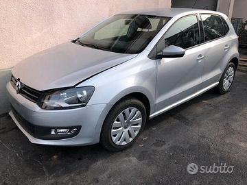 VOLKSWAGEN POLO 2011