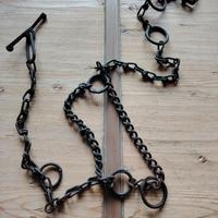 Antica catena in ferro battuto a mano per bovini