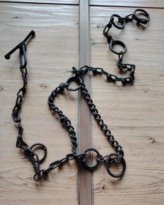 Antica catena in ferro battuto a mano per bovini