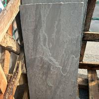 PAVIMENTO IN PIETRA NATURALE GRIGIA