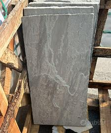 PAVIMENTO IN PIETRA NATURALE GRIGIA