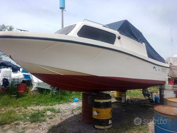 BARCA A MOTORE CRANCHI C6